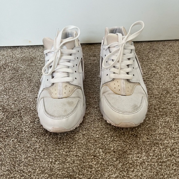 Nike Huarache - Picture 3 of 5